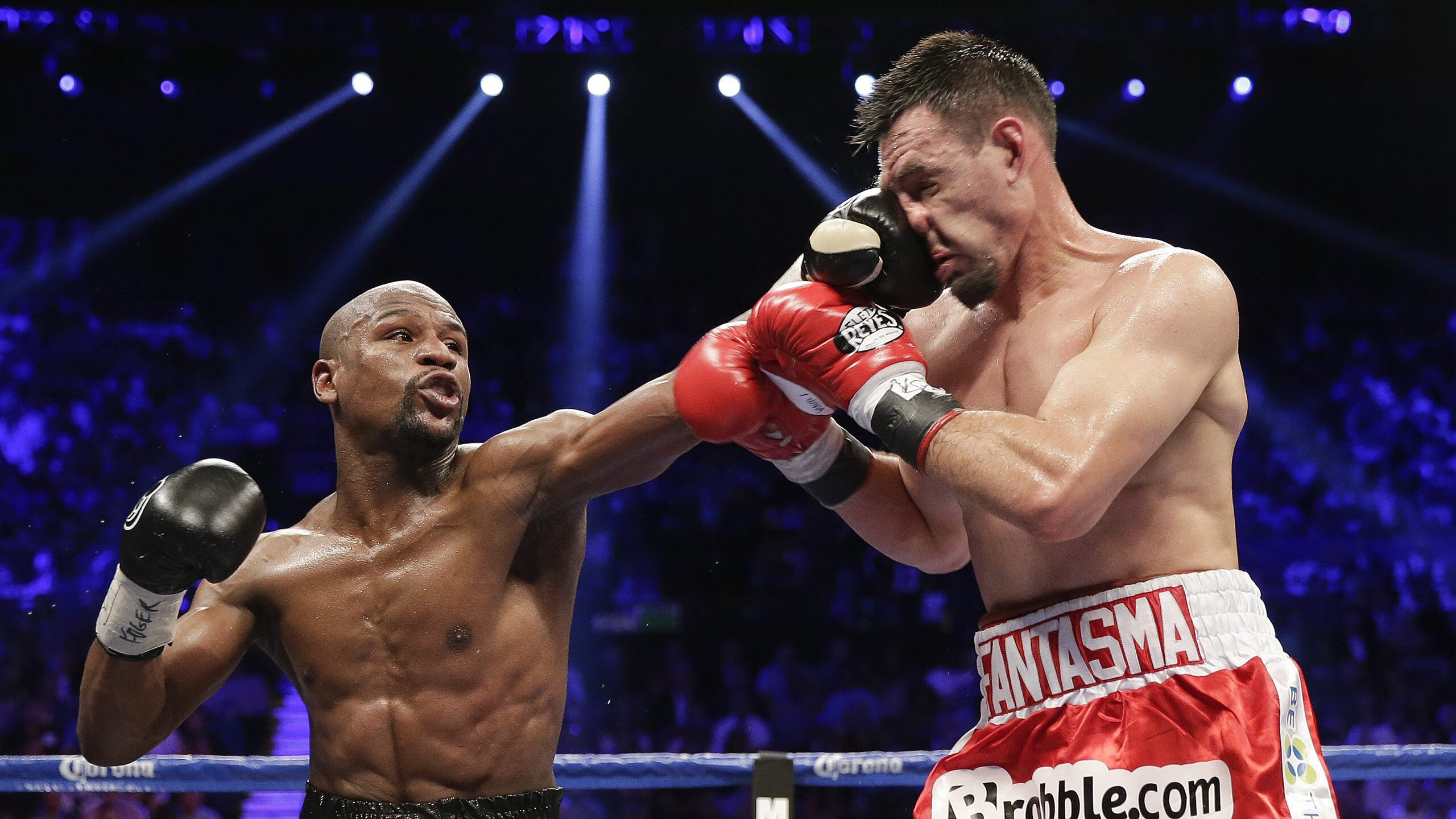 从乒乓到足球，樊振东跨界看英超引发体育圈关注，樊振东乒超mvp